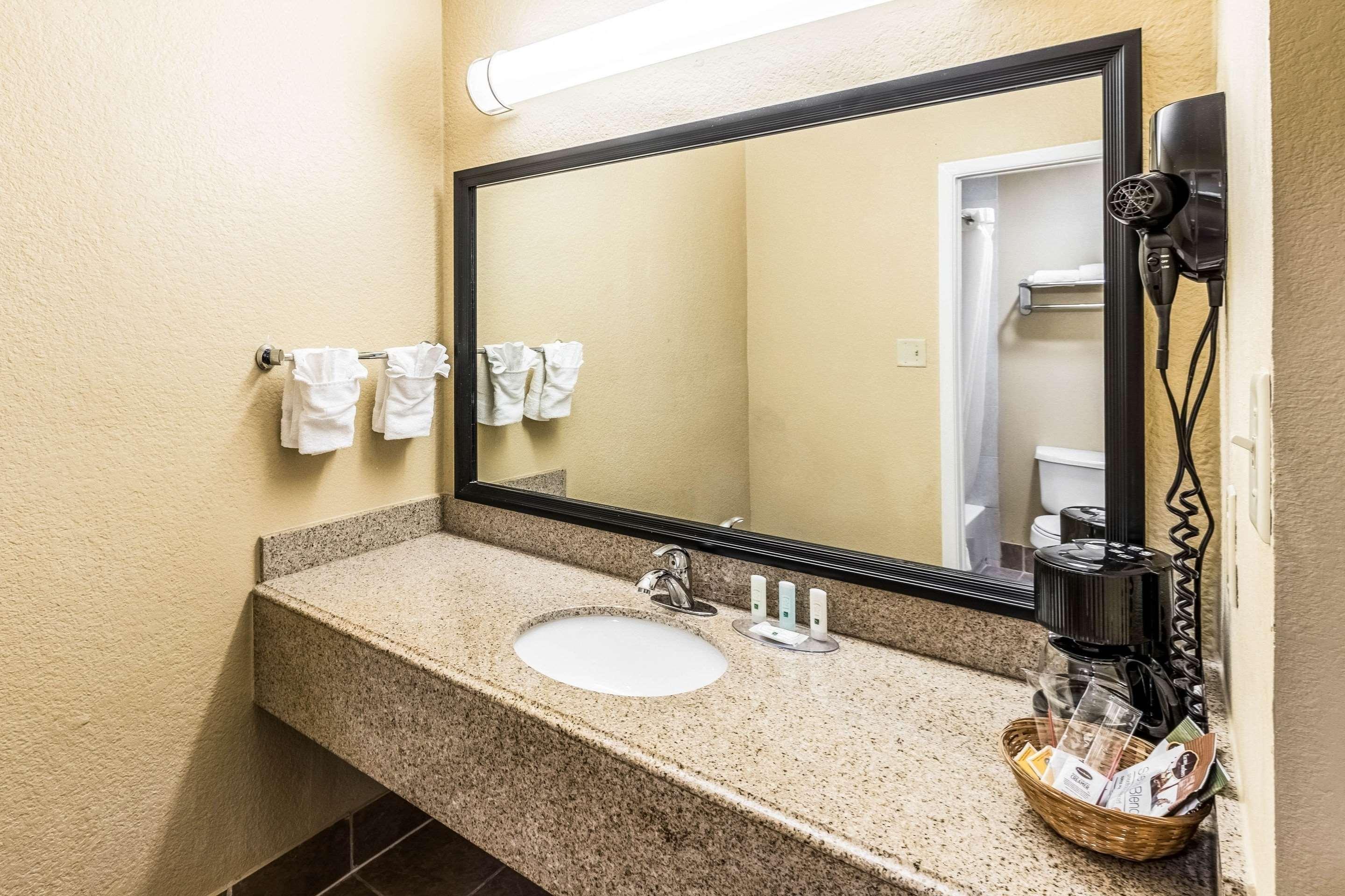 Quality Inn Корсикана Экстерьер фото