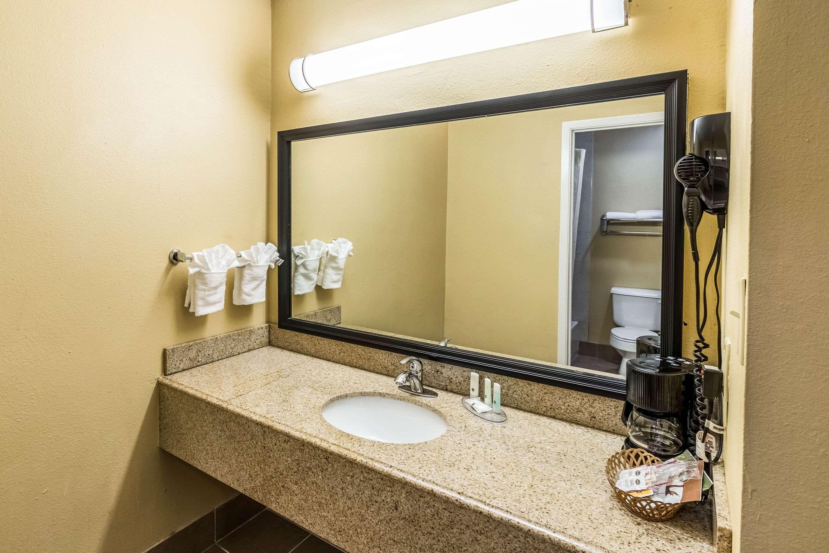 Quality Inn Корсикана Экстерьер фото